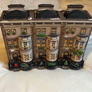 Dept 56 Dickens Village Mulberrie Court Brownstones #58345 W/O Box/Trees